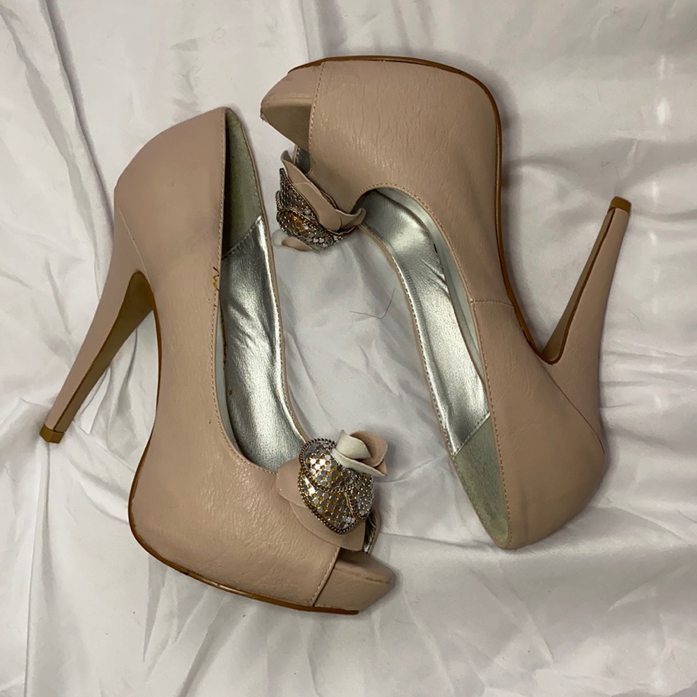 Qupid Blush Pumps